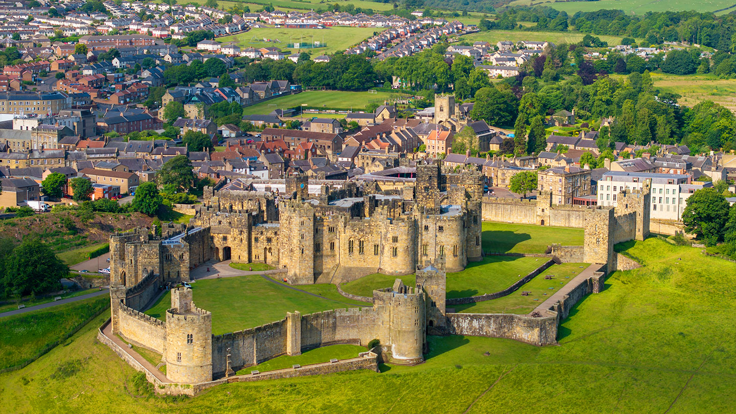Alnwick Slott Tr dg rdar Och Sev rdheter I England