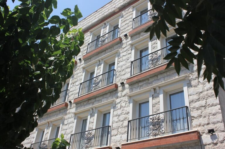 Hotellfasad vid Maxx Marine i Izmir, Turkiet.