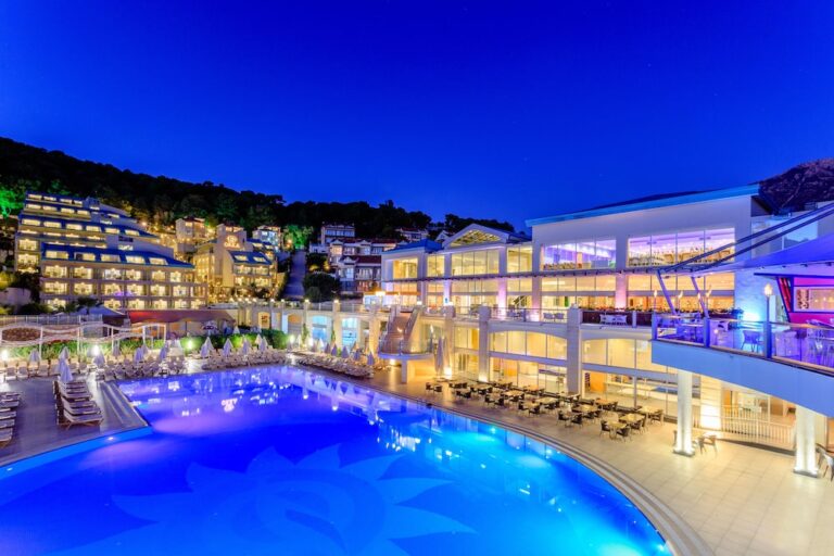 Orka Sunlife Resort Hotel och Aquapark med poolområde i Dalaman.